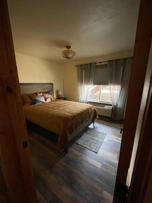 Parkway Yellowstone Guest House Apartment #3 Gardiner Buitenkant foto