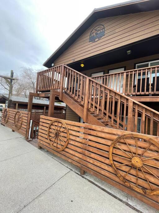 Parkway Yellowstone Guest House Apartment #3 Gardiner Buitenkant foto
