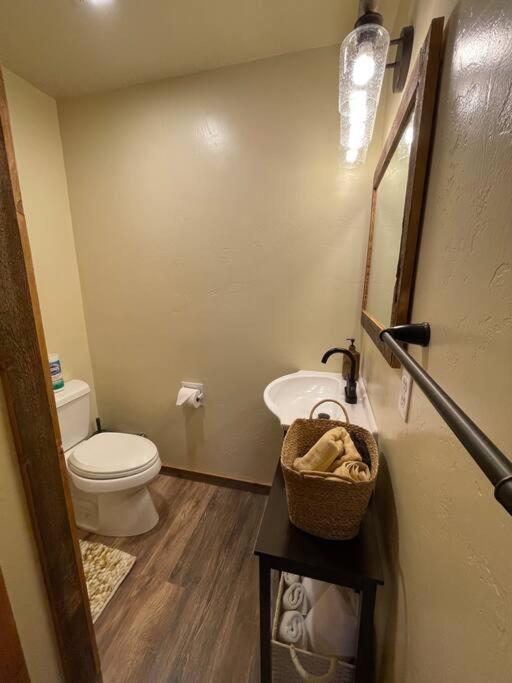 Parkway Yellowstone Guest House Apartment #3 Gardiner Buitenkant foto