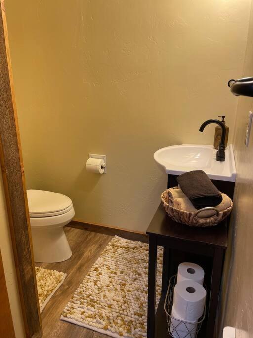 Parkway Yellowstone Guest House Apartment #3 Gardiner Buitenkant foto