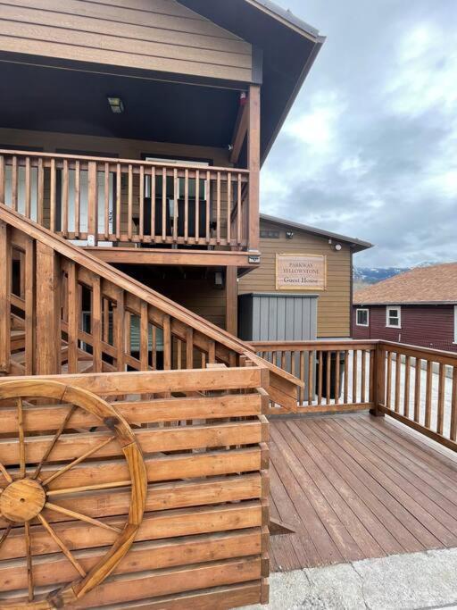 Parkway Yellowstone Guest House Apartment #3 Gardiner Buitenkant foto